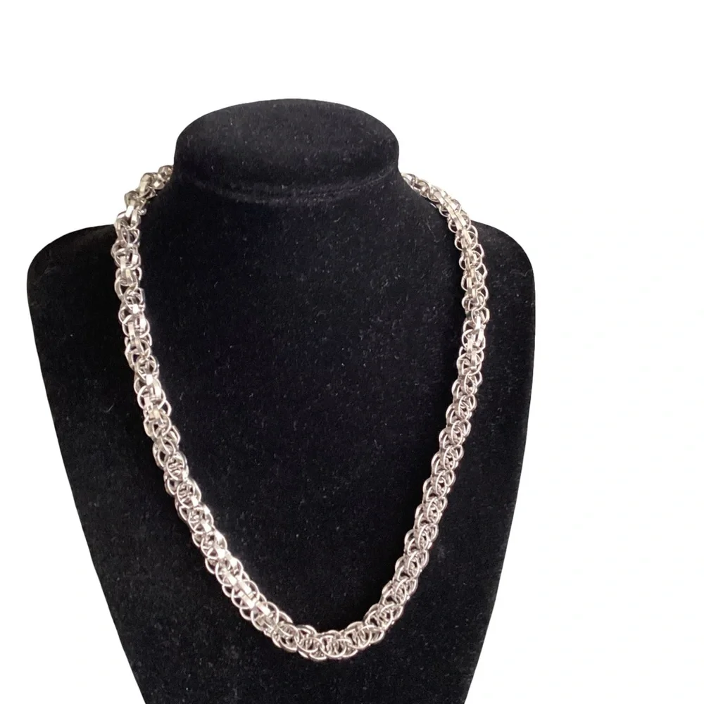 🍁 Unique Silver Chain Necklace 18”